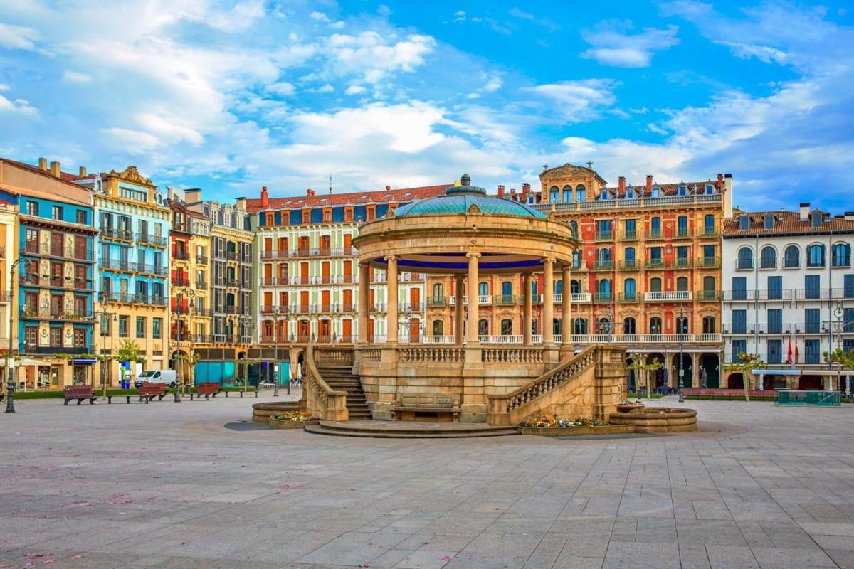 Espacioso Apartamento En El Centro De Pamplona Ngoại thất bức ảnh