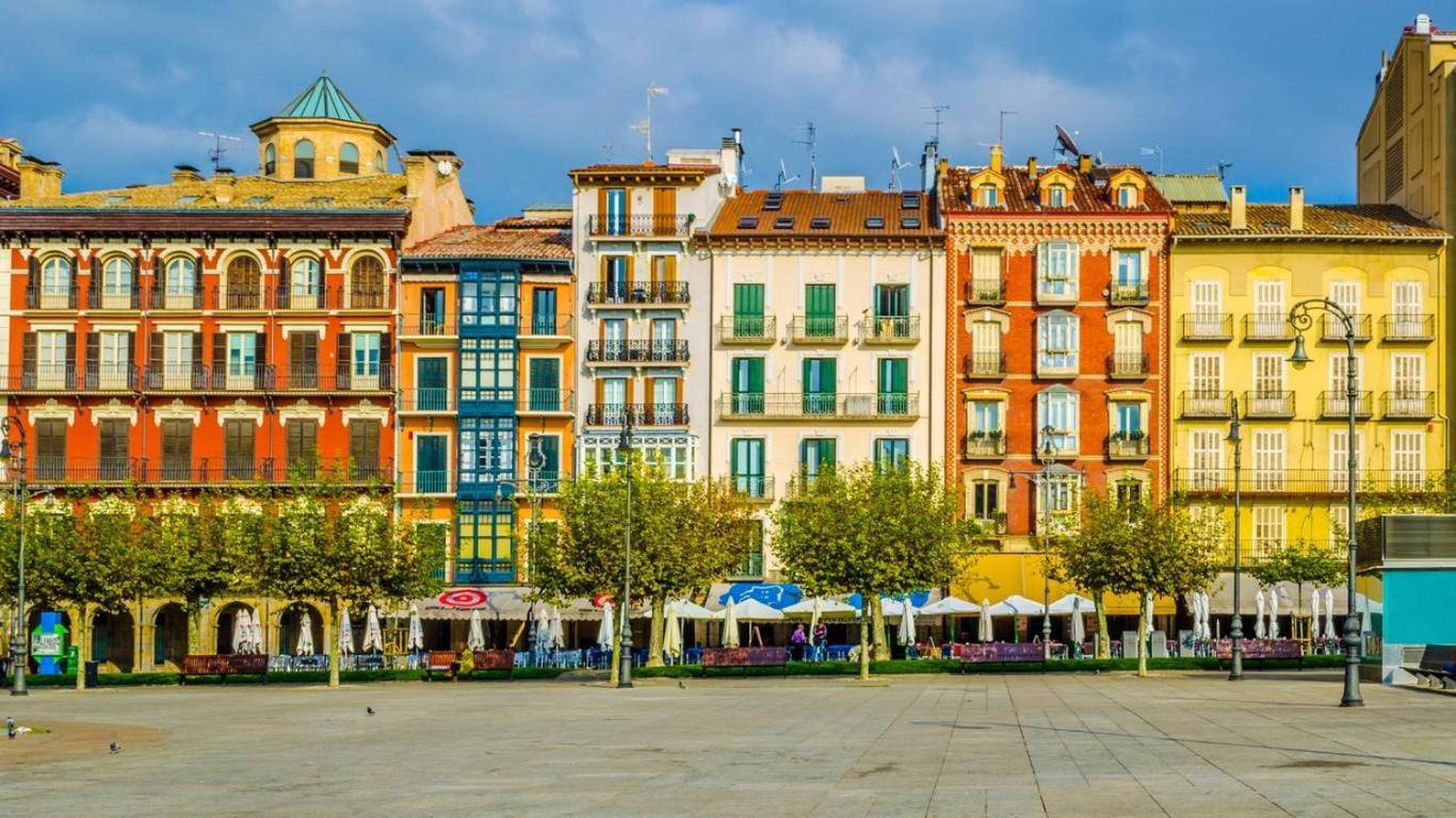 Espacioso Apartamento En El Centro De Pamplona Ngoại thất bức ảnh